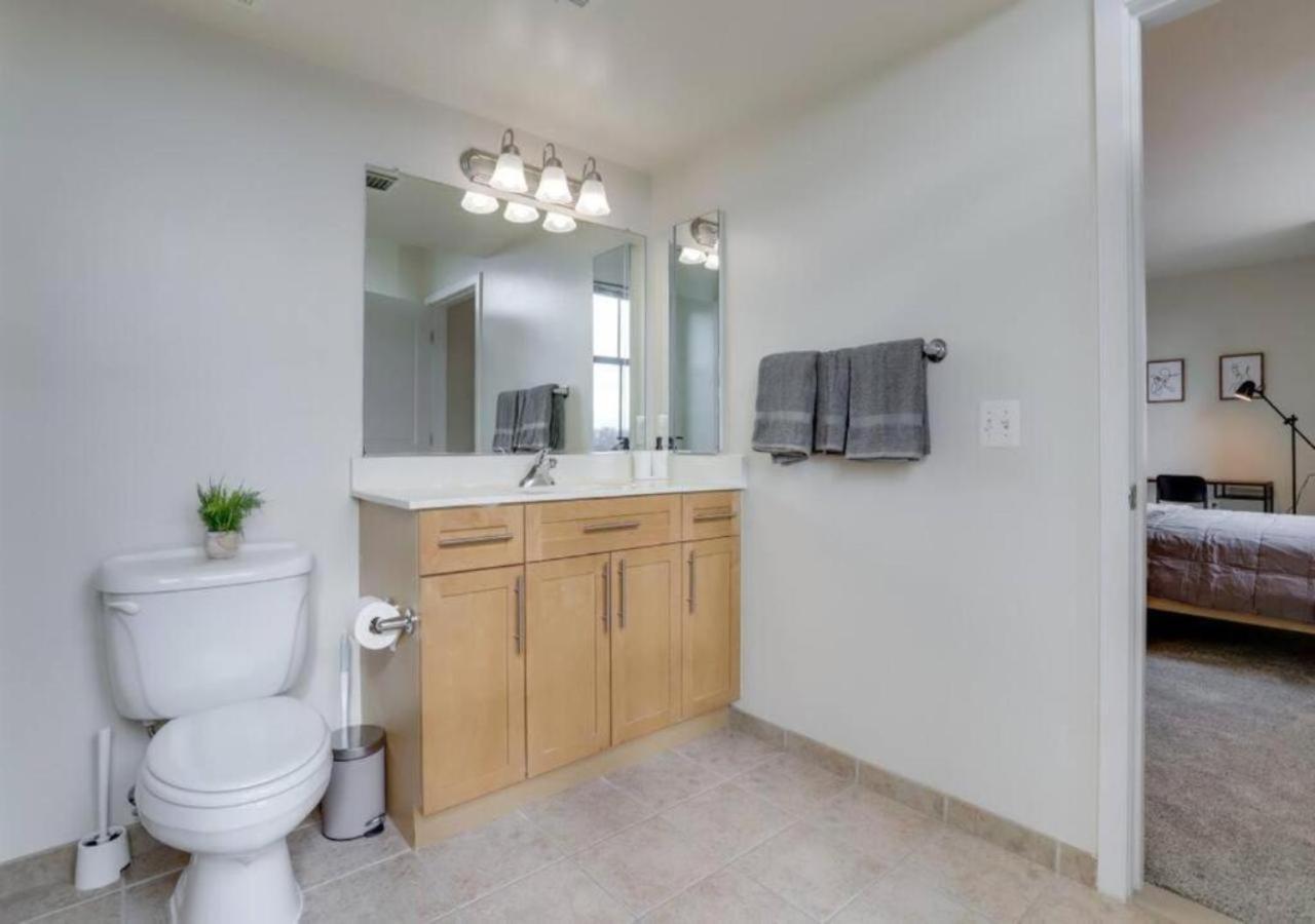 Splendid 2 Bedroom Condo At Pentagon City 알링턴 외부 사진