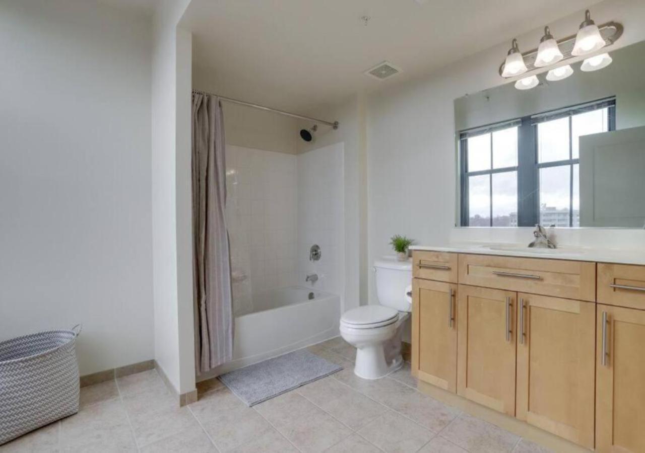 Splendid 2 Bedroom Condo At Pentagon City 알링턴 외부 사진