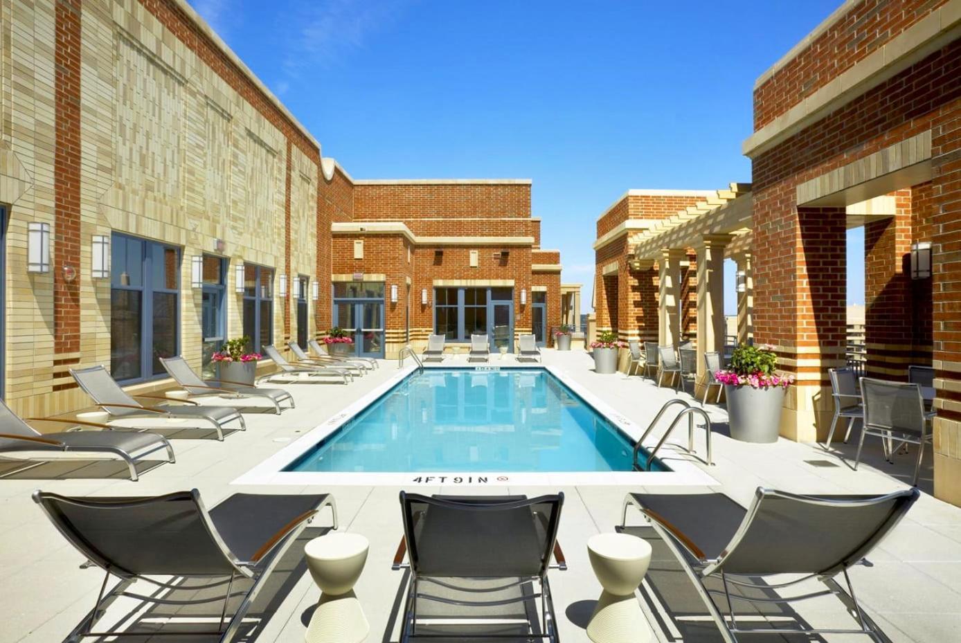 Splendid 2 Bedroom Condo At Pentagon City 알링턴 외부 사진